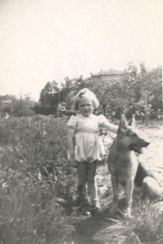 Daniel enfant avec son premier chien